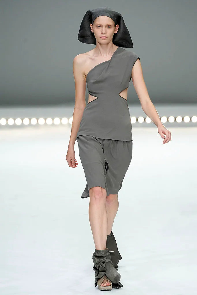 SS 2009 Grey Top